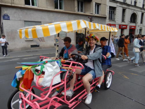 Char à la Marche des Fiertés LGBT+ Paris 25/06/2022