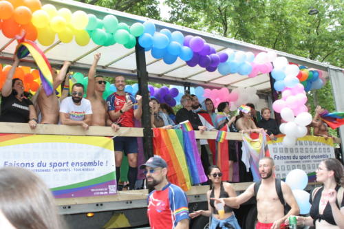 Char à la Marche des Fiertés LGBT+ Paris 25/06/2022