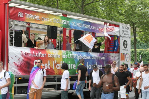 Char à la Marche des Fiertés LGBT+ Paris 25/06/2022