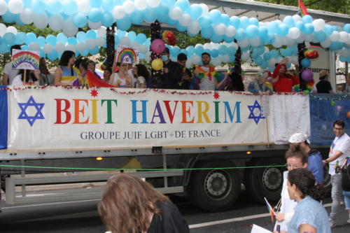 Char à la Marche des Fiertés LGBT+ Paris 25/06/2022